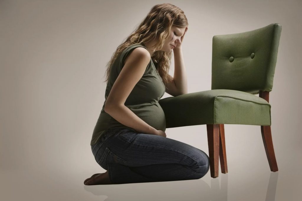 Депрессия во время беременности: симптомы, причины, лечение